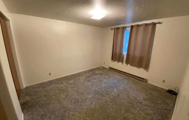 2 beds, 1 bath, 750 sqft, $725