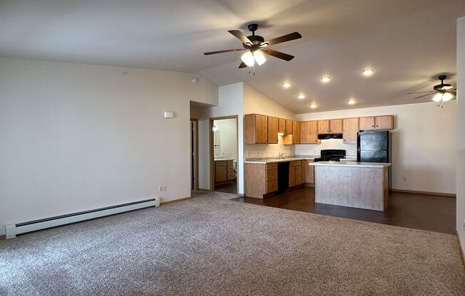 1 bed, 1 bath, 989 sqft, $1,285, Unit ML 515-10