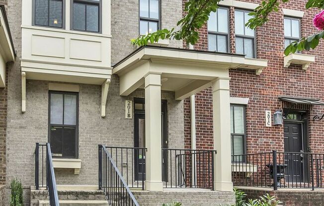 Awesome 2BE/2.5BA townhome conveniently located near West End Avenue and Vanderbilt University!