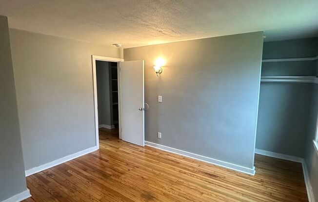 2 beds, 1 bath, $1,150, Unit 109