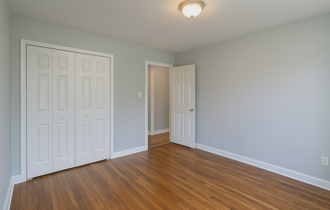 848 E 55 ST