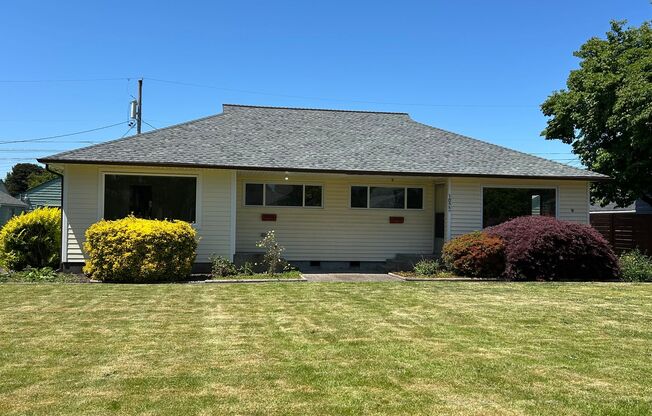 Beautifully Renovated Duplex for Rent –  Longview