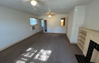 1 bed, 1 bath, $700, Unit B