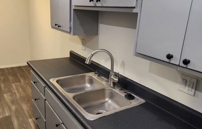 1 bed, 1 bath, 656 sqft, $1,848, Unit 025