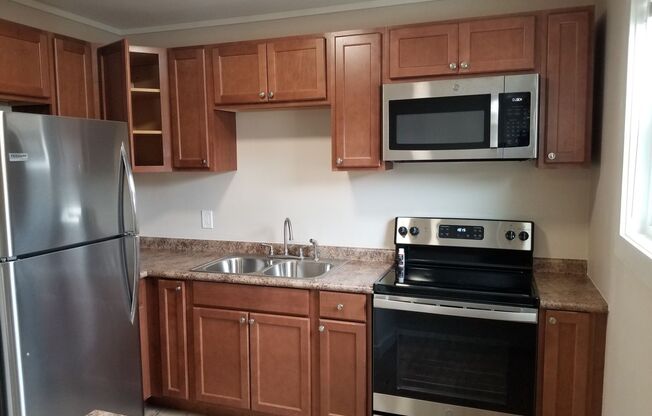 2 beds, 1 bath, 650 sqft, $1,145