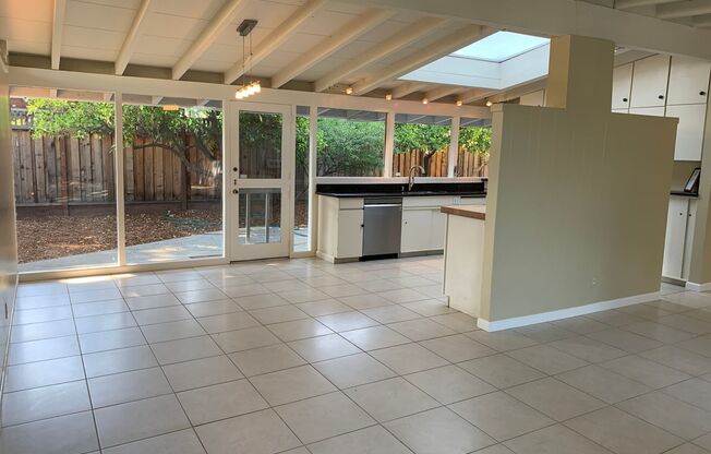 BEST VALUE IN PA!!  Charming Eichler, Midtown location, GREAT PA schools, EASY commute!