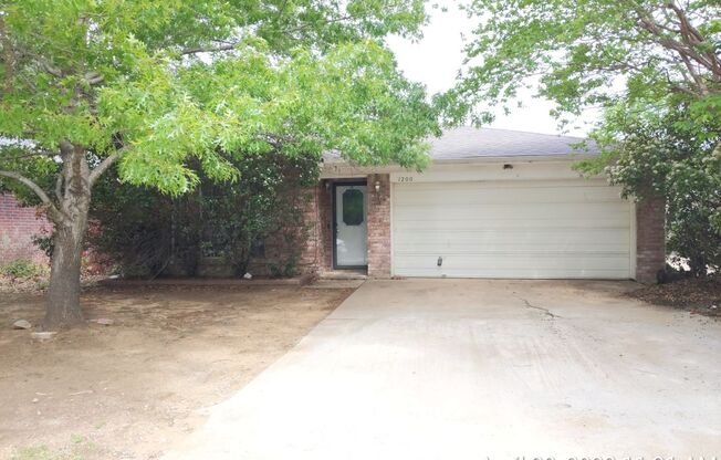 1200 Hidden Creek