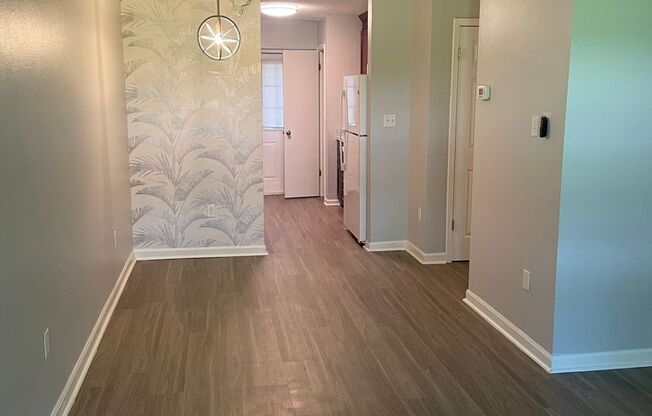 2 beds, 1 bath, 720 sqft, $1,095, Unit Unit D