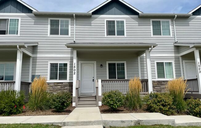 Newly Constructed 3 Bedroom 2.5 Bathroom Townhome w/ Garage & Basement in West Greeley