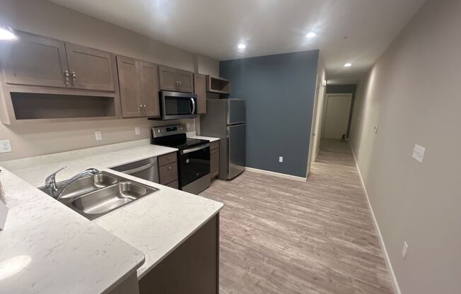 Studio, 1 bath, 500 sqft, $995, Unit 18