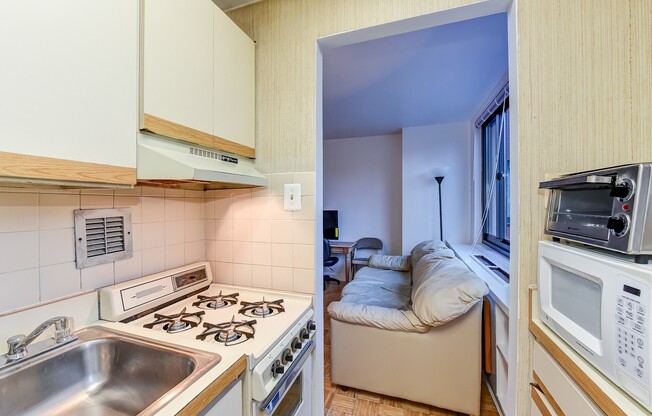 Spacious & Bright Unfurnished Studio for Rent