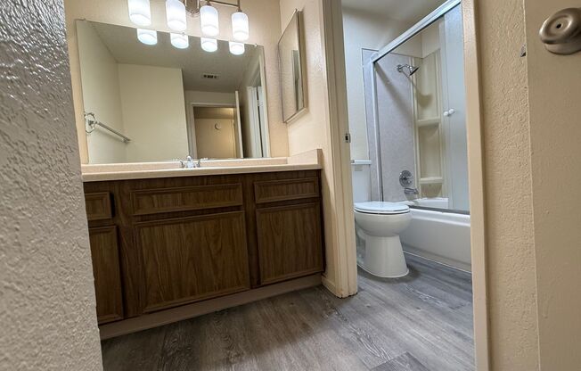 2 beds, 1 bath, 904 sqft, $1,580, Unit 101A