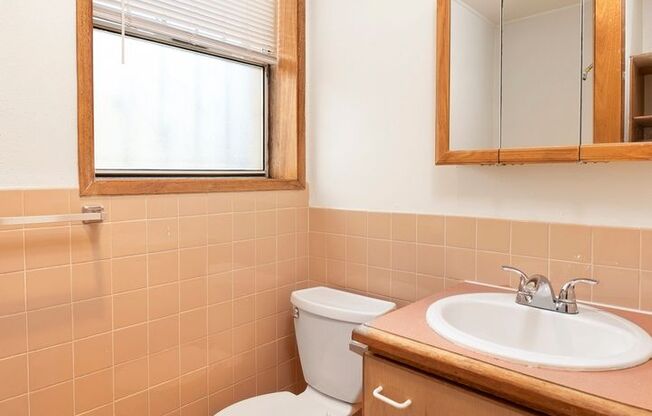 Studio, 1 bath, 400 sqft, $1,150, Unit A05