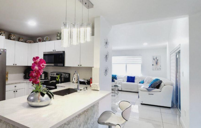 434 SW 99 CT