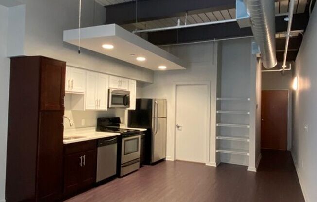 Studio, 1 bath, 431 sqft, $995, Unit Unit 312
