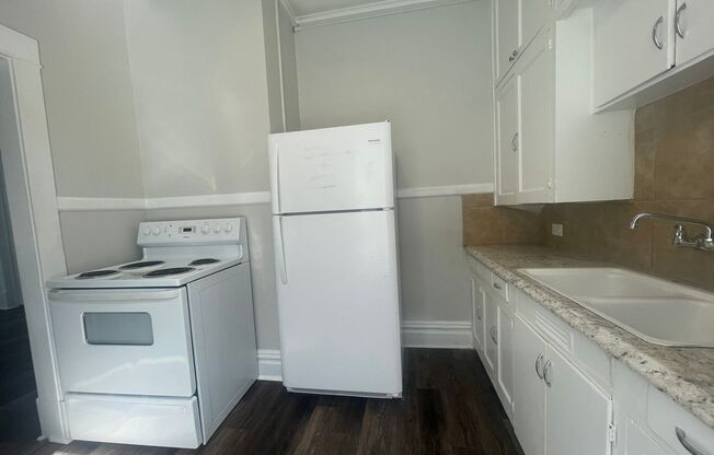 Studio, 1 bath, 340 sqft, $570, Unit 1