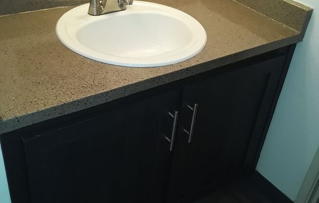 2 beds, 1.5 baths, 1,032 sqft, $1,800, Unit 6E