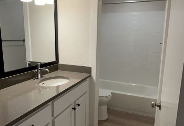 2 beds, 1 bath, 900 sqft, $1,550, Unit ELP2202-336