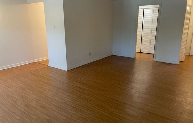 Studio, 1 bath, 487 sqft, $1,215, Unit Fifth L-A