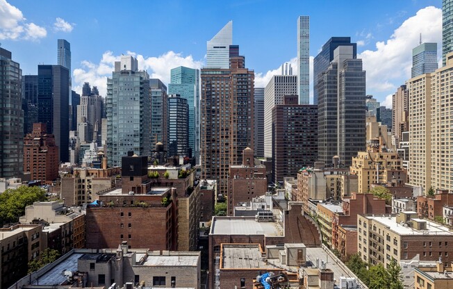 2 beds, 2 baths, $6,500, Unit 17B