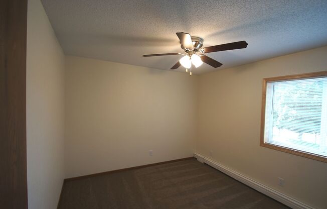2 beds, 2 baths, 915 sqft, $1,695, Unit 204