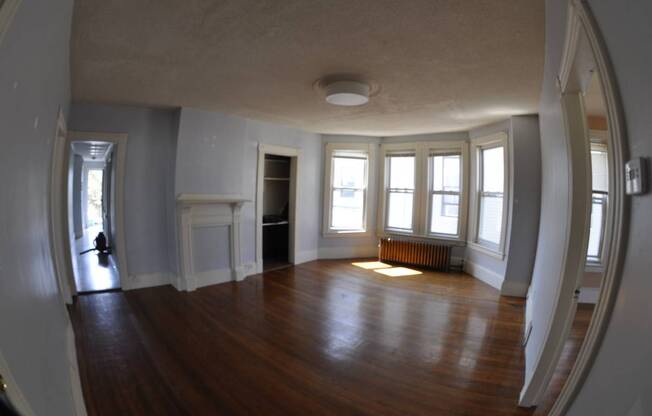 10 Lincoln Ave.