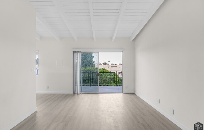 2637 S CENTINELA AVE