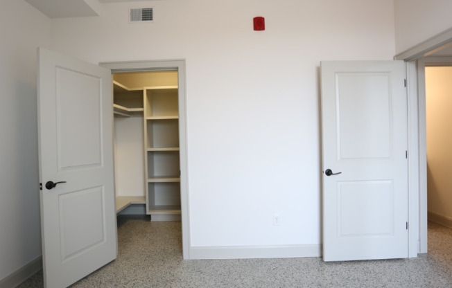 1 bed, 1 bath, 749 sqft, $1,675, Unit 406