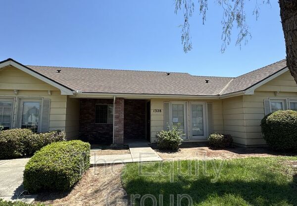 1328 S ROSSMOOR