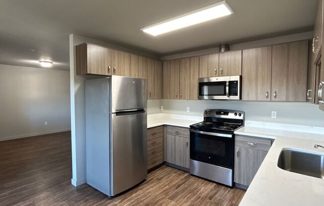 2 beds, 1 bath, $1,585, Unit B301