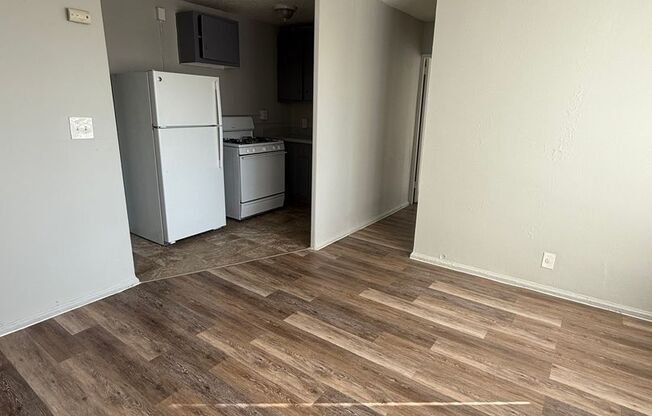1 bed, 1 bath, 430 sqft, $1,400, Unit 730