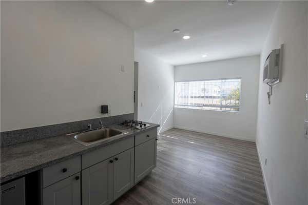 Studio, 1 bath, 200 sqft, $1,300, Unit 3/4