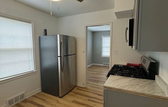 2 beds, 1 bath, $1,195