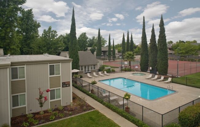 2 beds, 1 bath, 861 sqft, $1,700, Unit 13