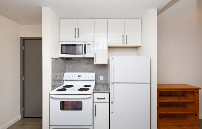 3 beds, 1 bath, $4,495, Unit 301 - empty/sublet
