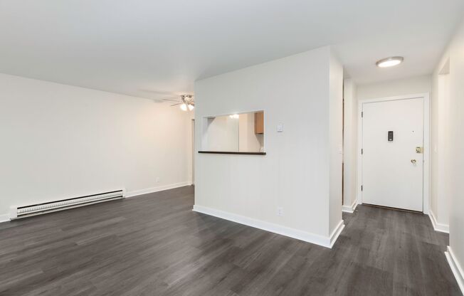 1 bed, 1 bath, 582 sqft, $1,695, Unit 108