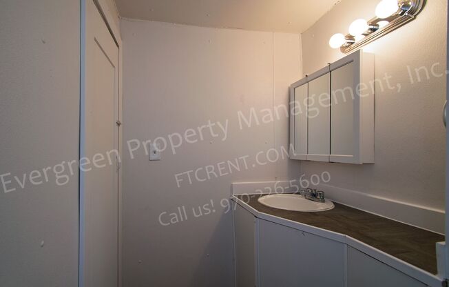 2 beds, 1 bath, $1,095, Unit #16