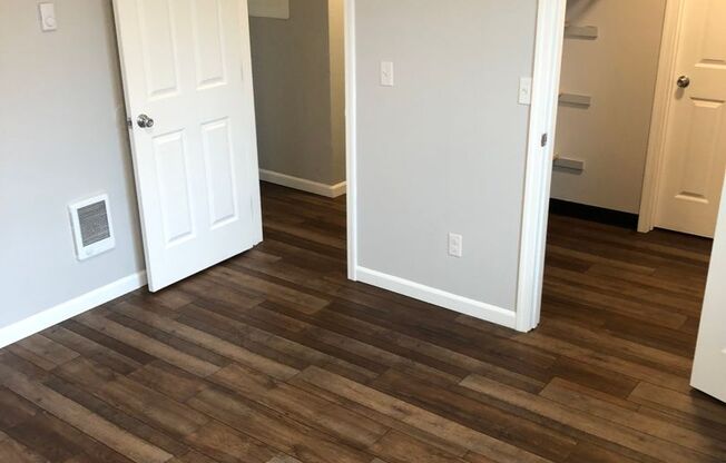 2 beds, 1 bath, 945 sqft, $1,575, Unit 085