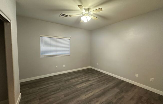 3 beds, 2 baths, $1,400, Unit # 1172