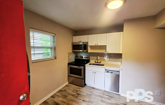 658 JOHN WESLEY DOBBS AVE NE