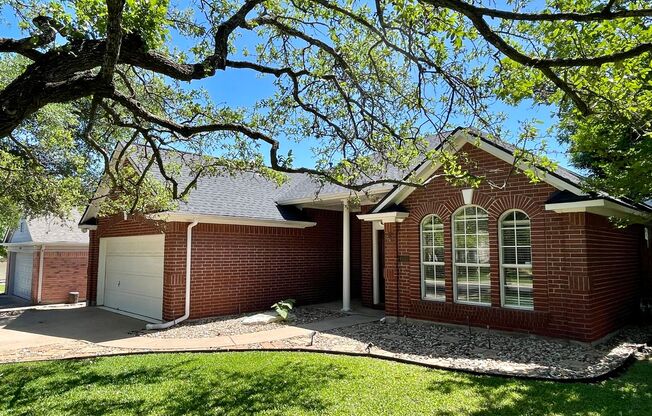 Lovely 4-bed/2-bath single-story home on a cul-de-sac in the Woods of Brushy Creek!