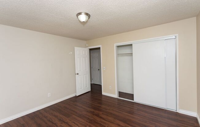 2 beds, 1 bath, 800 sqft, $1,595, Unit Unit 6