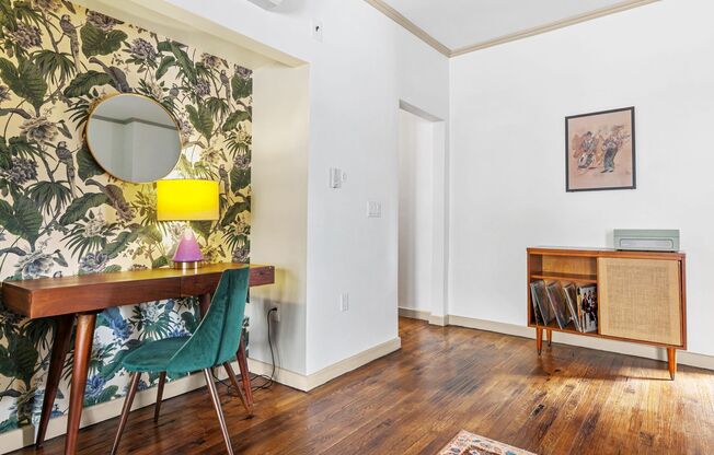 1 bed, 1 bath, 810 sqft, $2,375, Unit 201FS