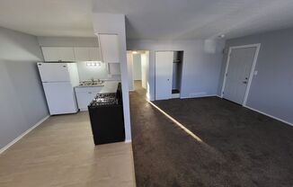 2 beds, 1 bath, 889 sqft, $825, Unit 5