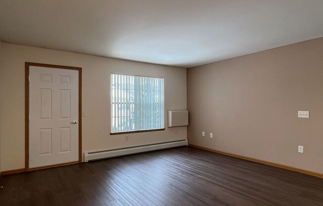 1 bed, 1 bath, 691 sqft, $890, Unit ME 2401-61