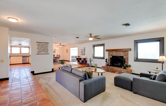 Paradise Palms – No neighbors behind you – Pool – Remodeled – Furnished