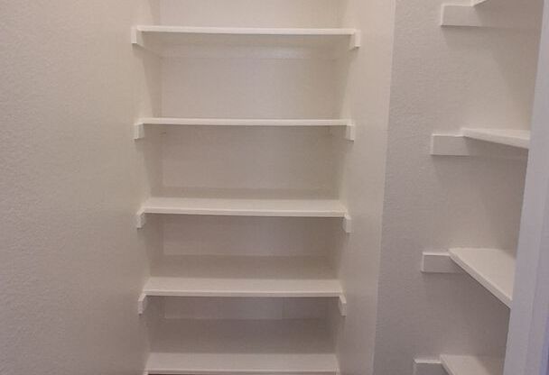 1 bed, 1 bath, 665 sqft, $1,900, Unit 210