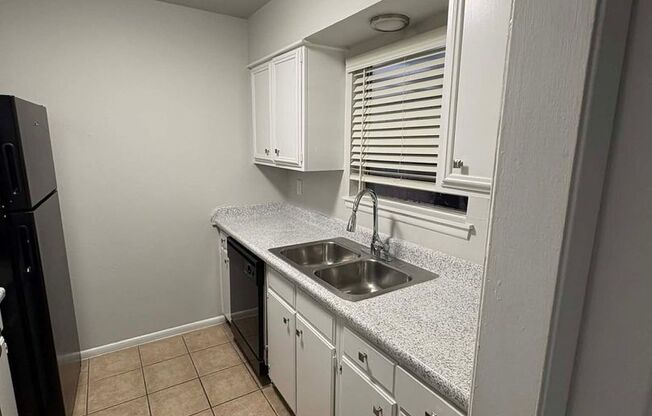 2 beds, 2 baths, 931 sqft, $1,003, Unit 14-1402