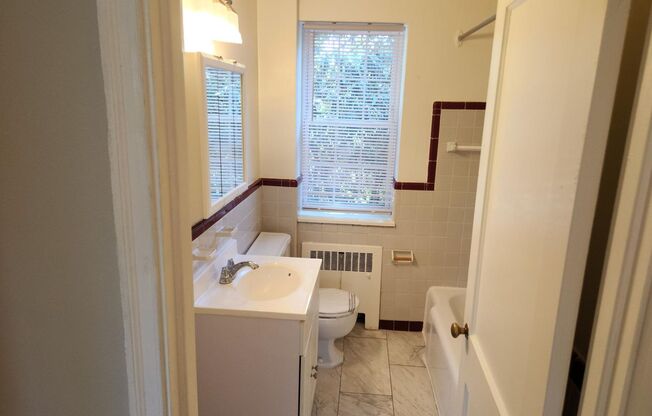 2 beds, 1 bath, 897 sqft, $2,385, Unit A-24