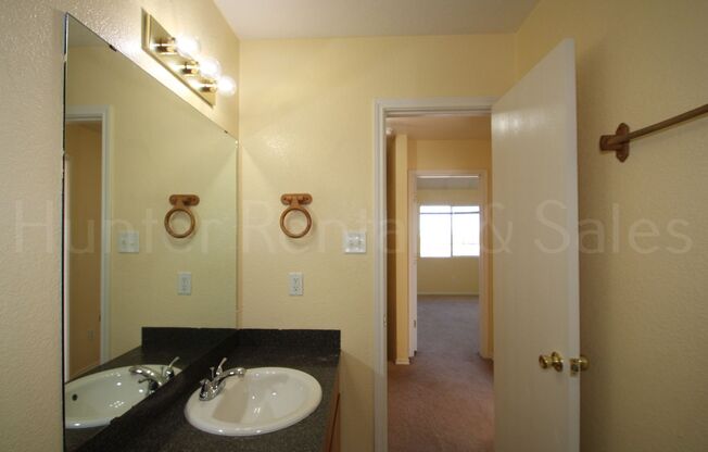 2 beds, 1.5 baths, $875, Unit Unit C